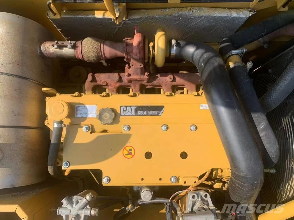 CAT 320 D Гусеничні екскаватори
