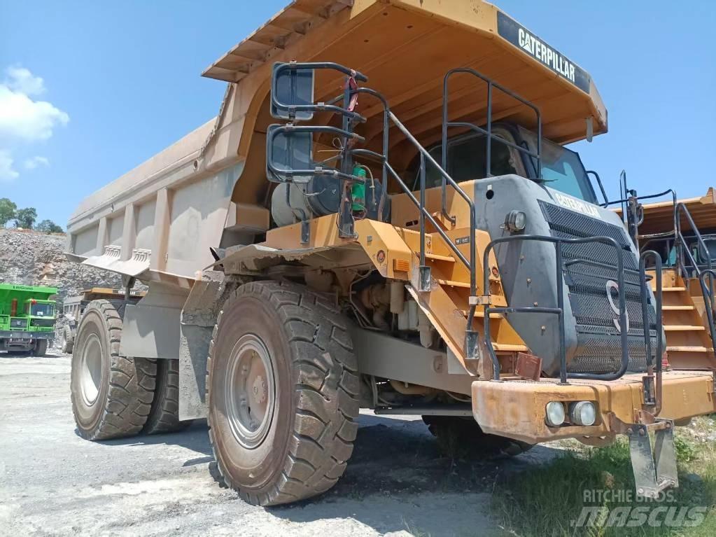 CAT 773 F Зчленовані самоскиди