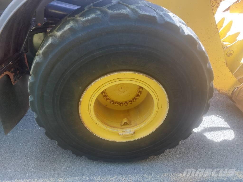Komatsu WA480-8 Фронтальні навантажувачі