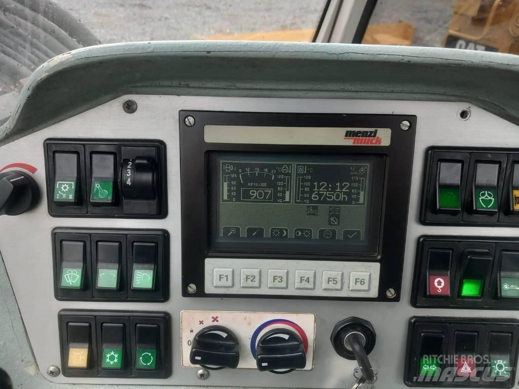 Menzi Muck M450 Екскаватори