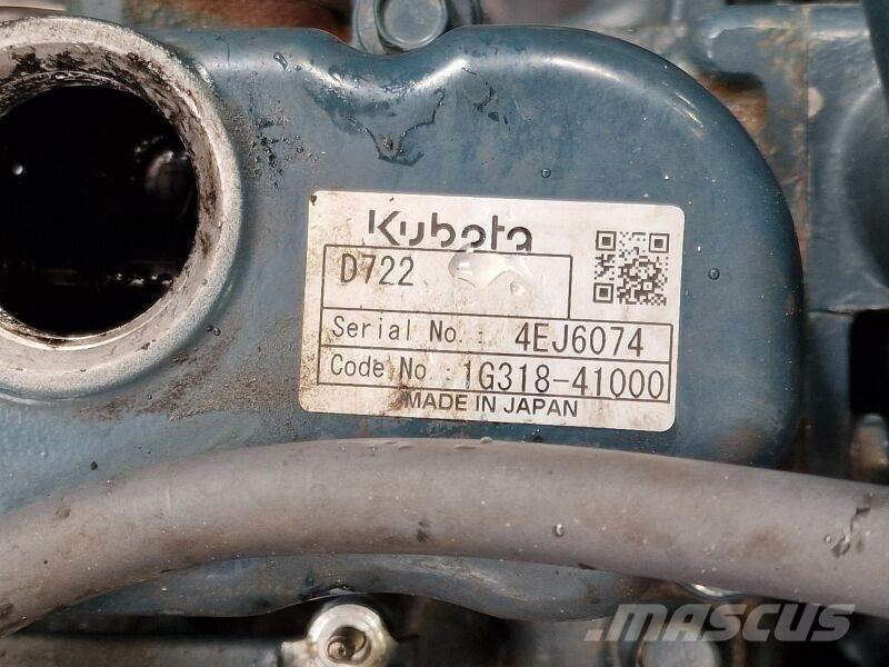 Kubota D722 Двигуни