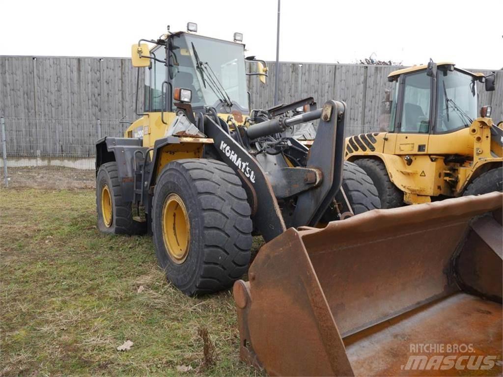 Komatsu WA 200 PZ Фронтальні навантажувачі