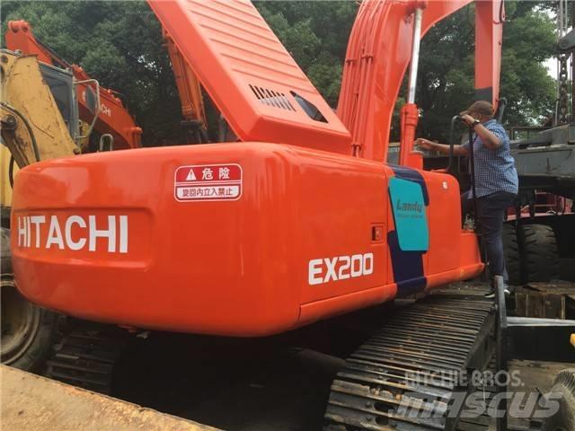 Hitachi EX 200 Гусеничні екскаватори