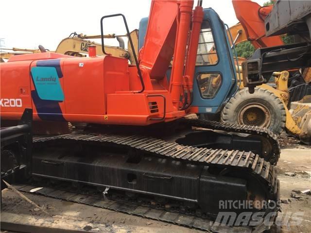 Hitachi EX 200 Гусеничні екскаватори