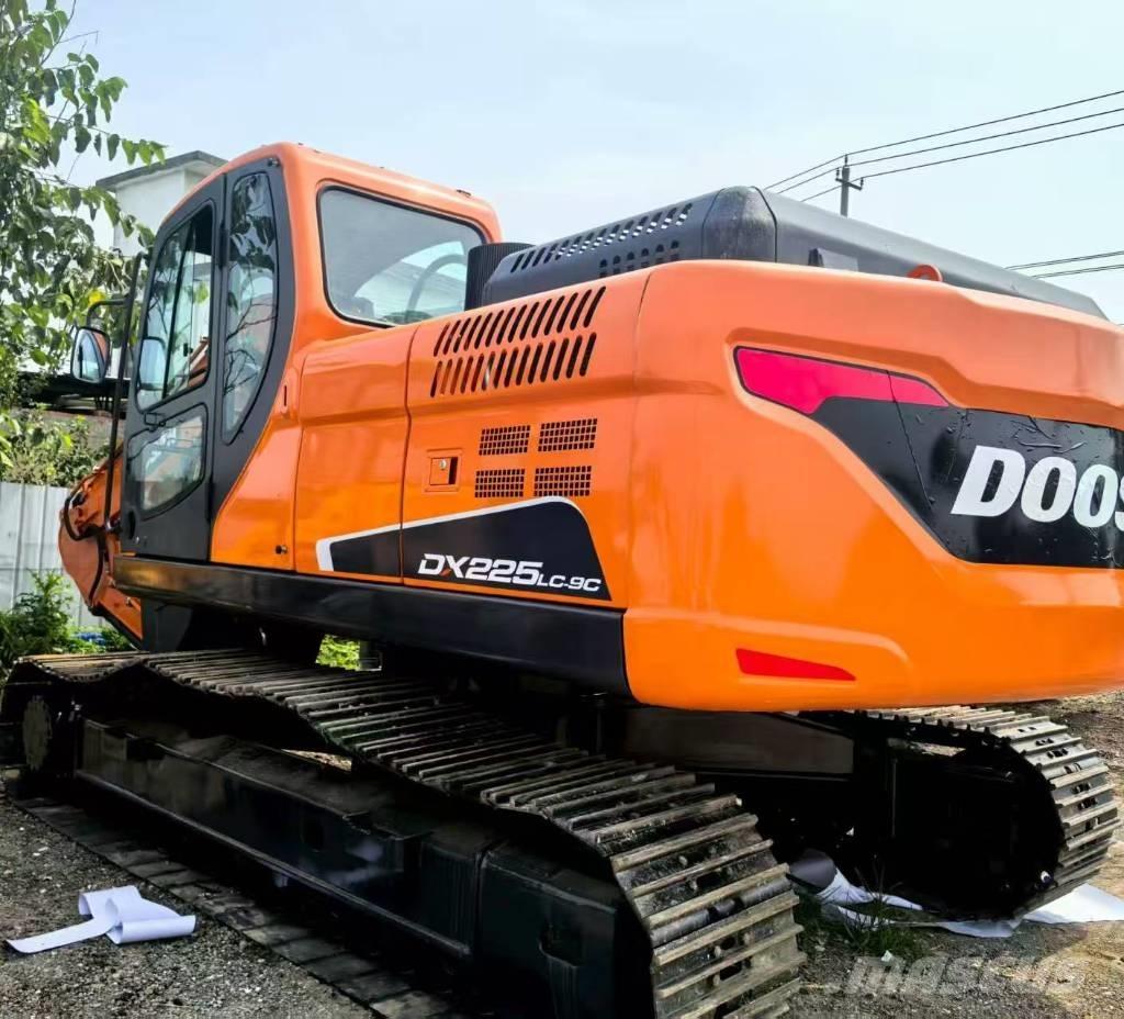 Doosan DX 225 LC Гусеничні екскаватори