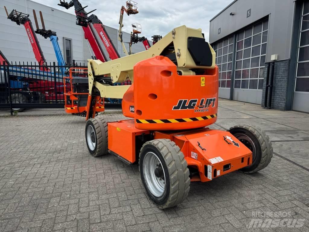 JLG E 450 AJ Колінчаті підйомники