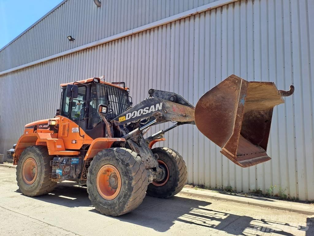 Doosan DL 250 Фронтальні навантажувачі