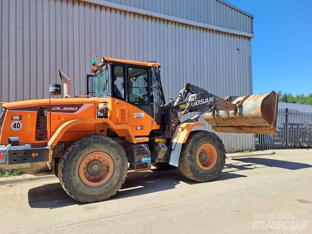 Doosan DL 250 Фронтальні навантажувачі