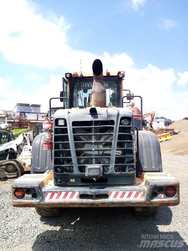 Hyundai HL 757-9 Фронтальні навантажувачі