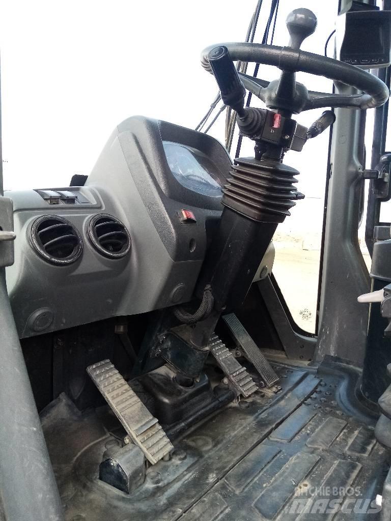 Hyundai HL 757-9 Фронтальні навантажувачі