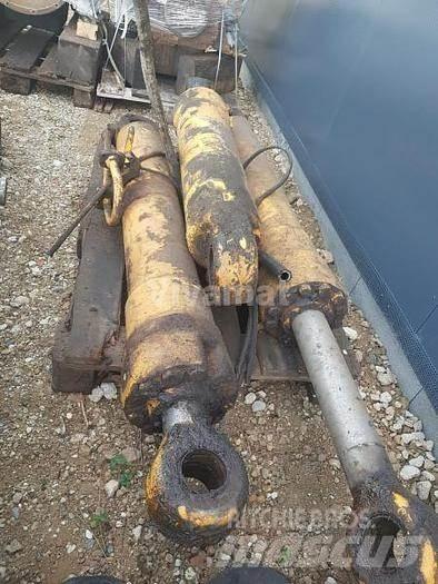 Liebherr A914 Двигуни