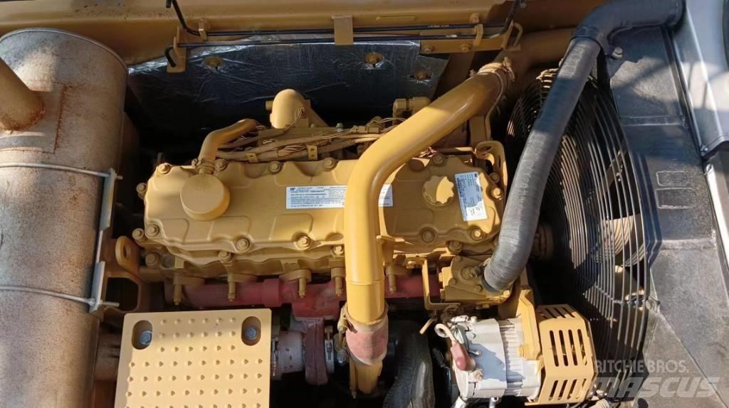 CAT 330D2L Гусеничні екскаватори