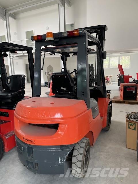 Toyota 62-7FDF30 Дизельні навантажувачі