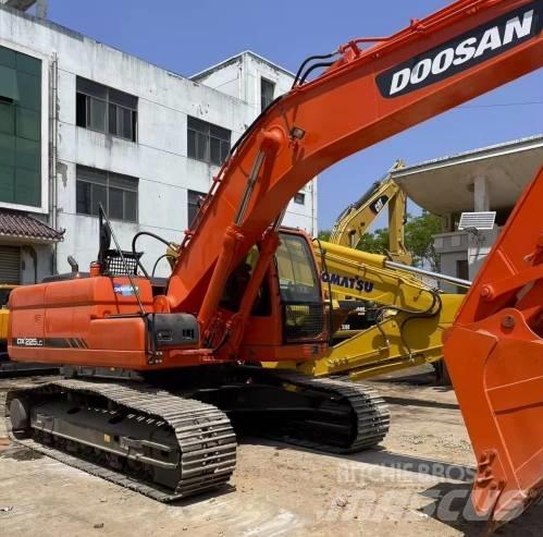 Doosan DX225LC Гусеничні екскаватори