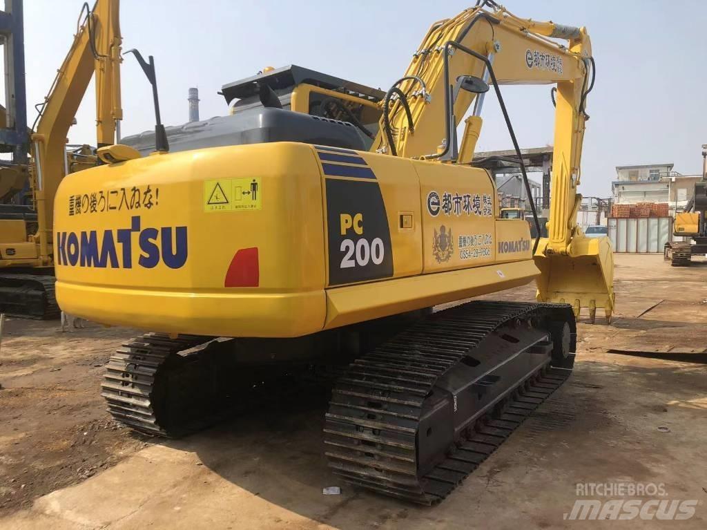 Komatsu PC 220-8 Гусеничні екскаватори