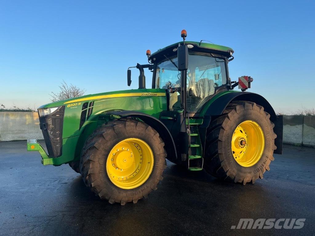 John Deere 8320 R Трактори