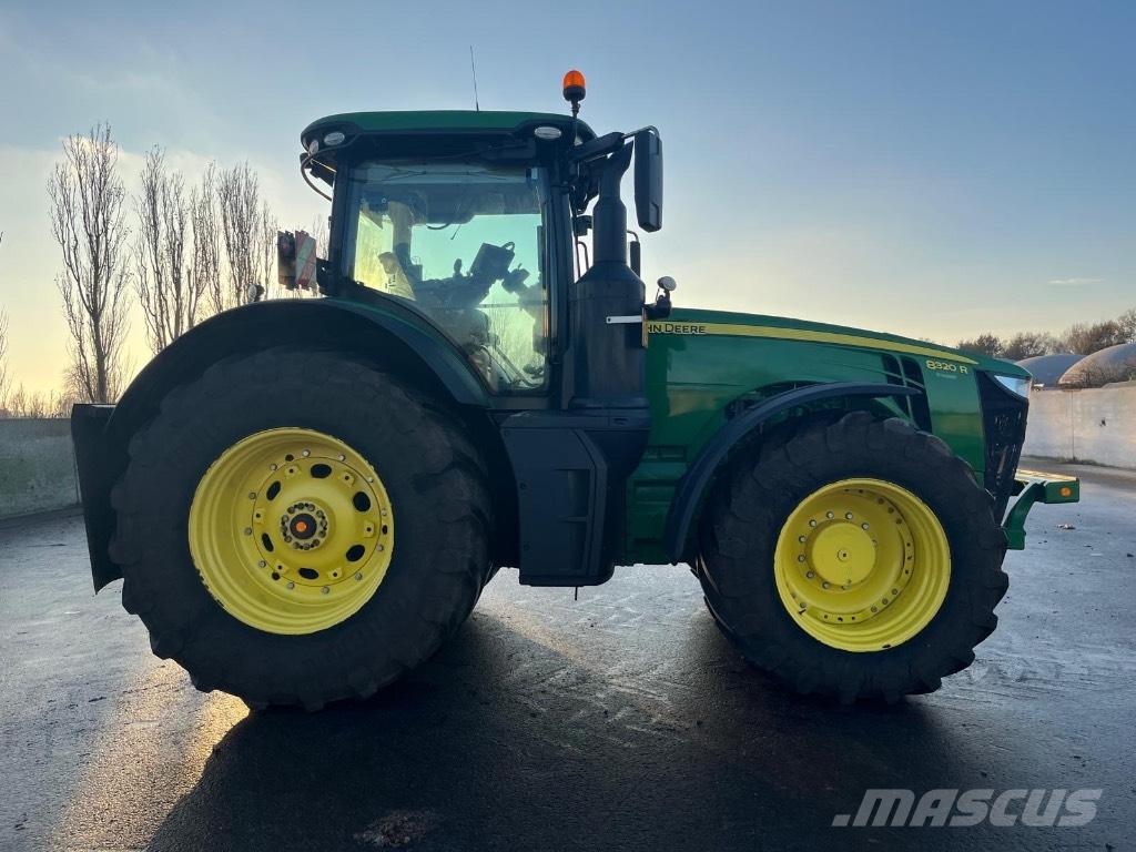 John Deere 8320 R Трактори