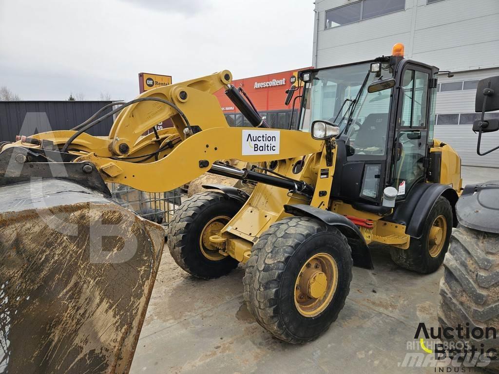 CAT 906 M Фронтальні навантажувачі