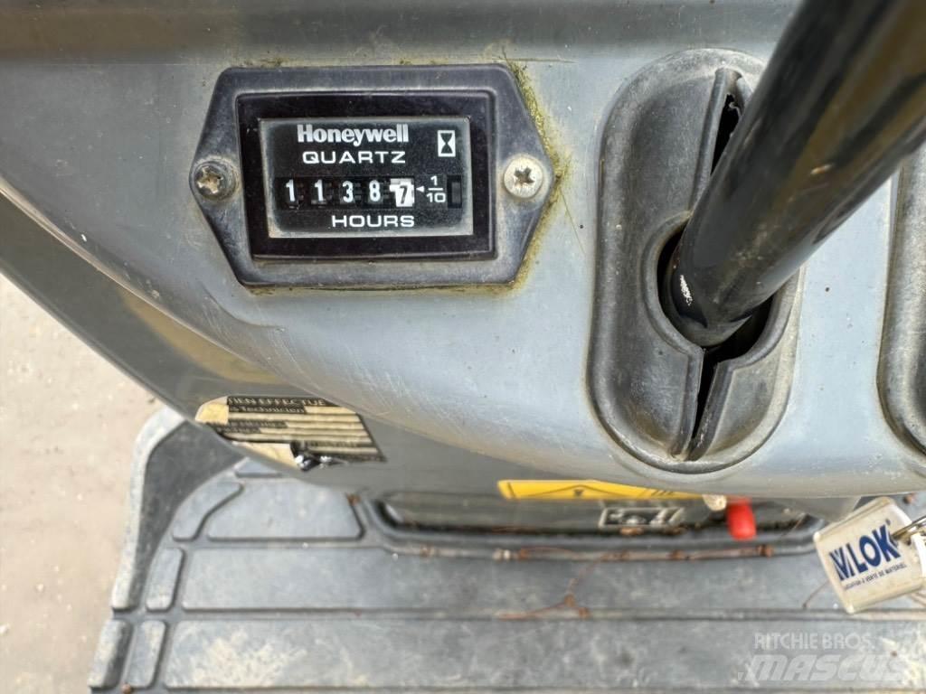 Yanmar SV08 (AH896) Міні-екскаватори < 7т