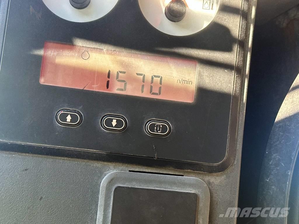 CAT 246 C Міні-навантажувачі