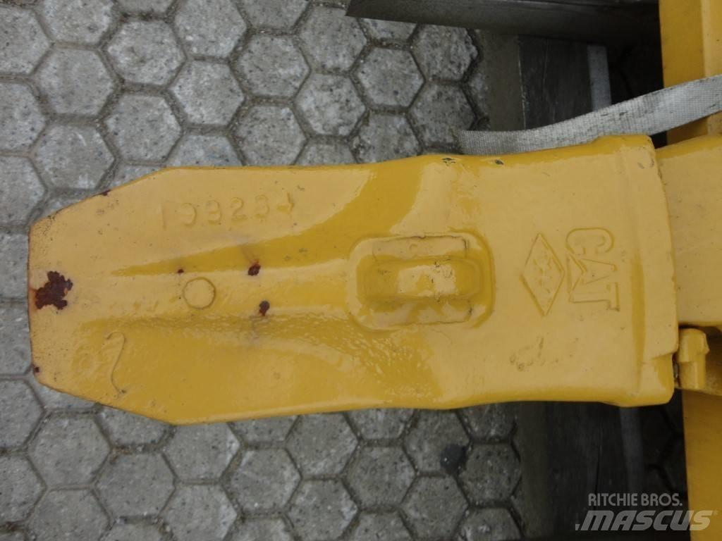 CAT 374 CAT bucket Ковші