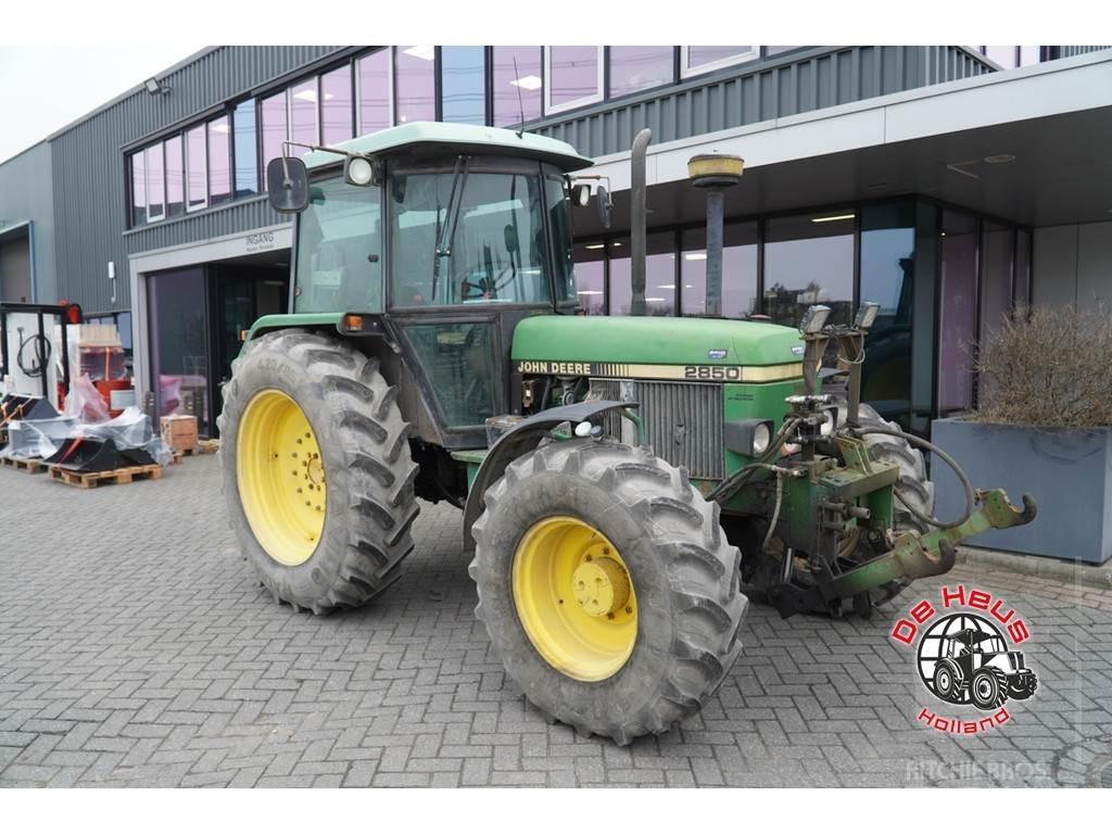 John Deere 2850 Трактори