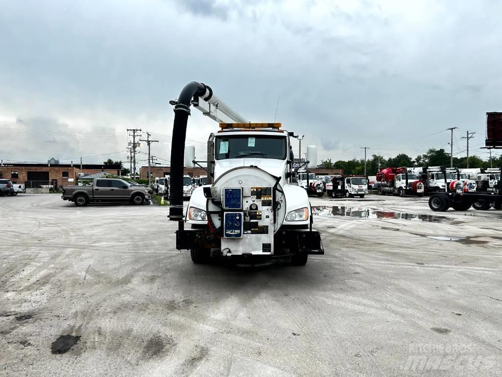 Vactor 2100 Plus Комбі/Вакуумні вантажівки