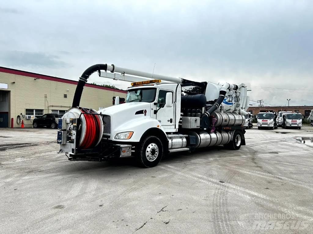 Vactor 2100 Plus Комбі/Вакуумні вантажівки