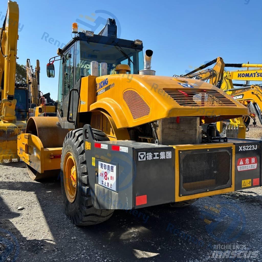 XCMG XS223J Грунтові котки