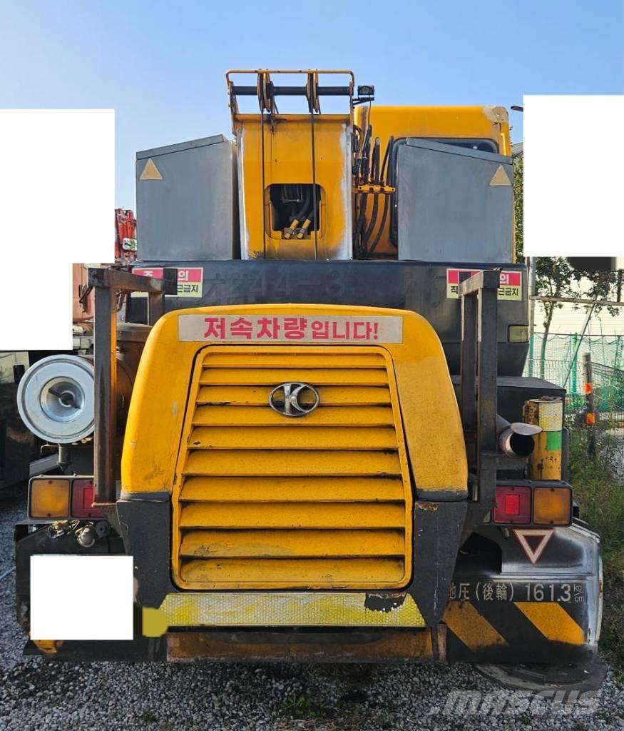 Kato MR 100 автокрани всюдиходи