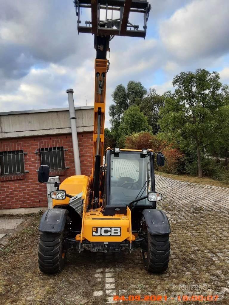 JCB 525-60 Телескопічні навантажувачі