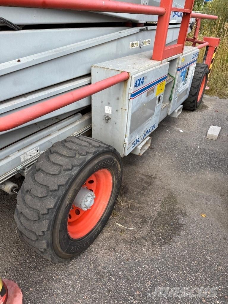 SkyJack SJ 9250 RT Підйомники-ножиці