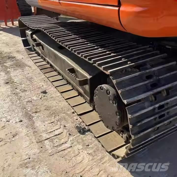 Hitachi ZX120 Гусеничні екскаватори