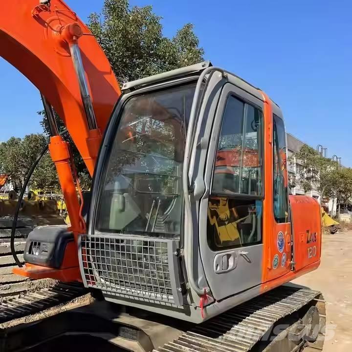 Hitachi ZX120 Гусеничні екскаватори