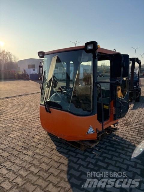 Doosan DL 420-3 CAB Кабіна