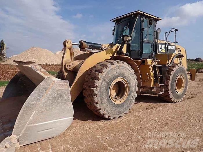 CAT 966M Фронтальні навантажувачі