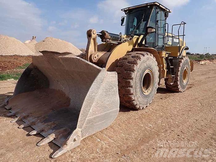CAT 966M Фронтальні навантажувачі