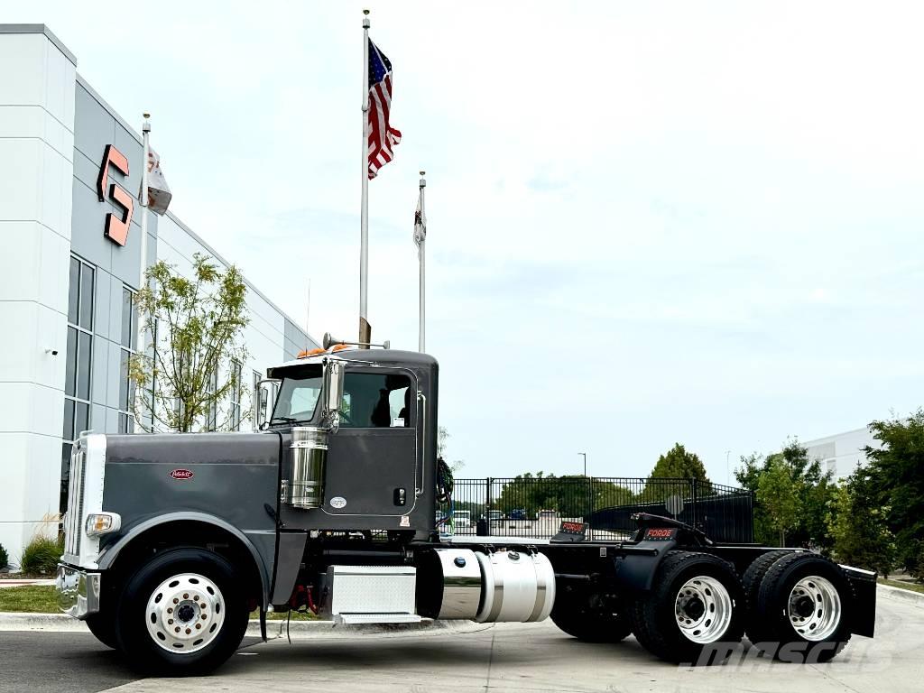Peterbilt 389 Тягачі