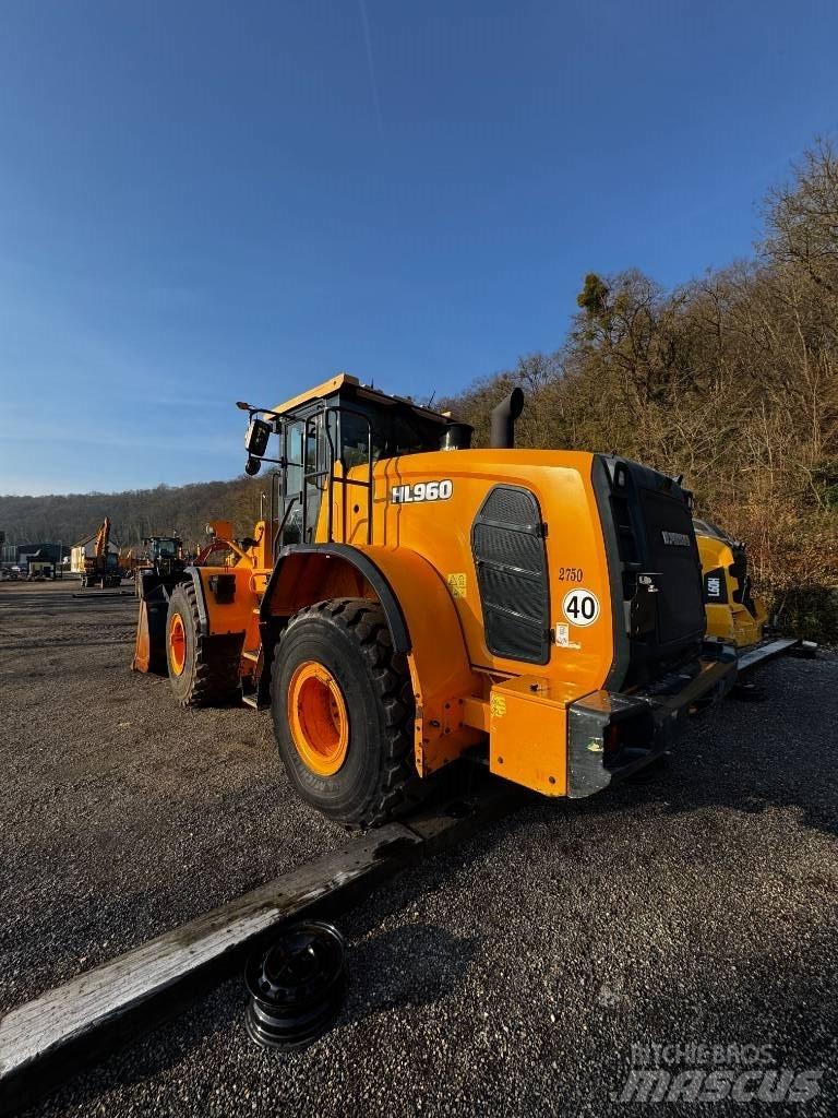 Hyundai HL 960 Фронтальні навантажувачі