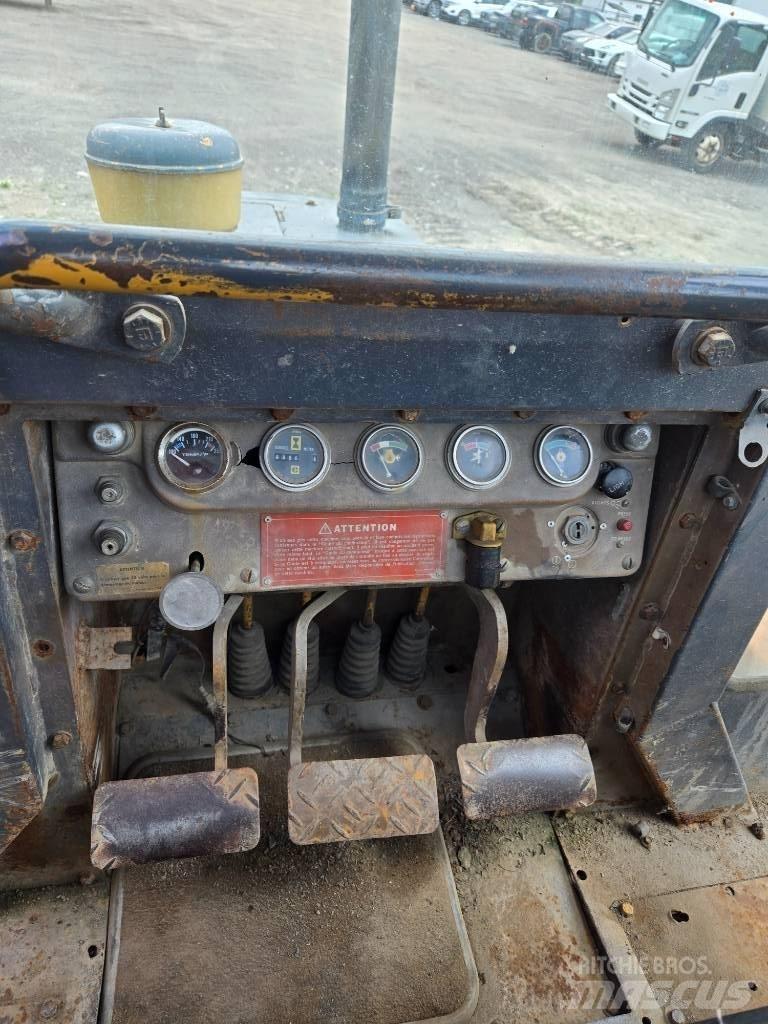 CAT D 3 B LGP Гусеничні бульдозери