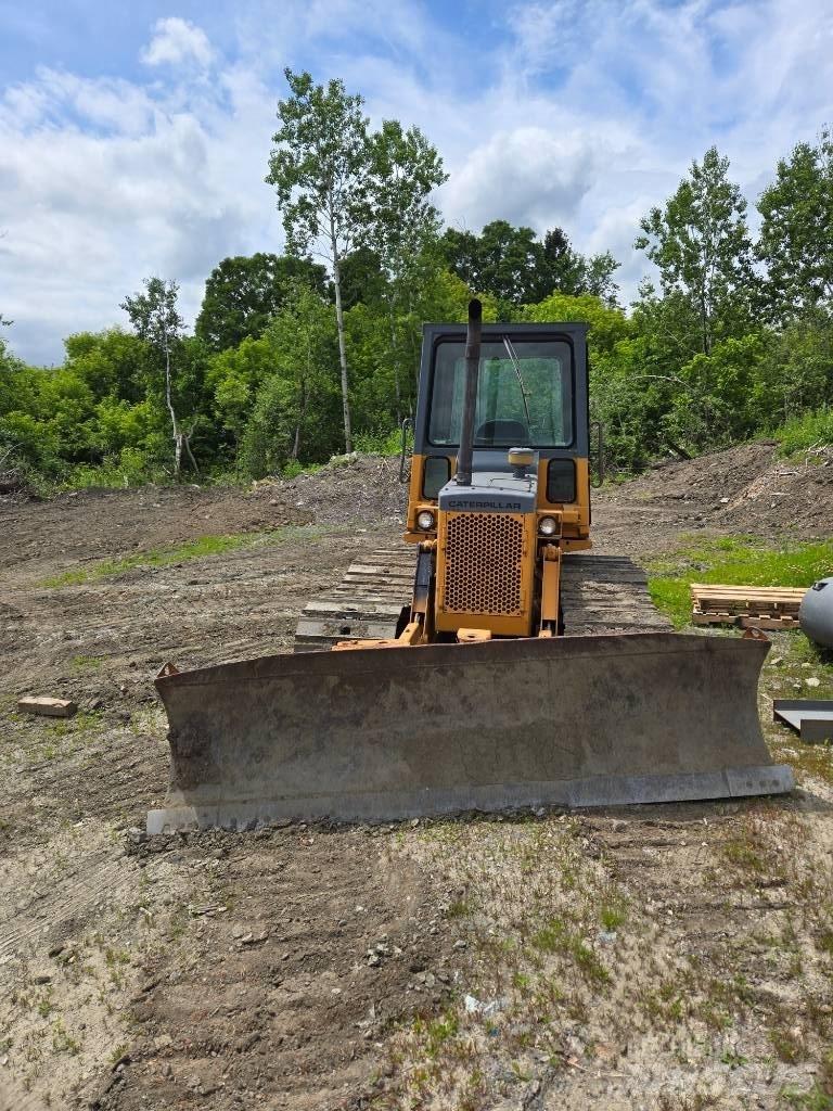CAT D 3 B LGP Гусеничні бульдозери