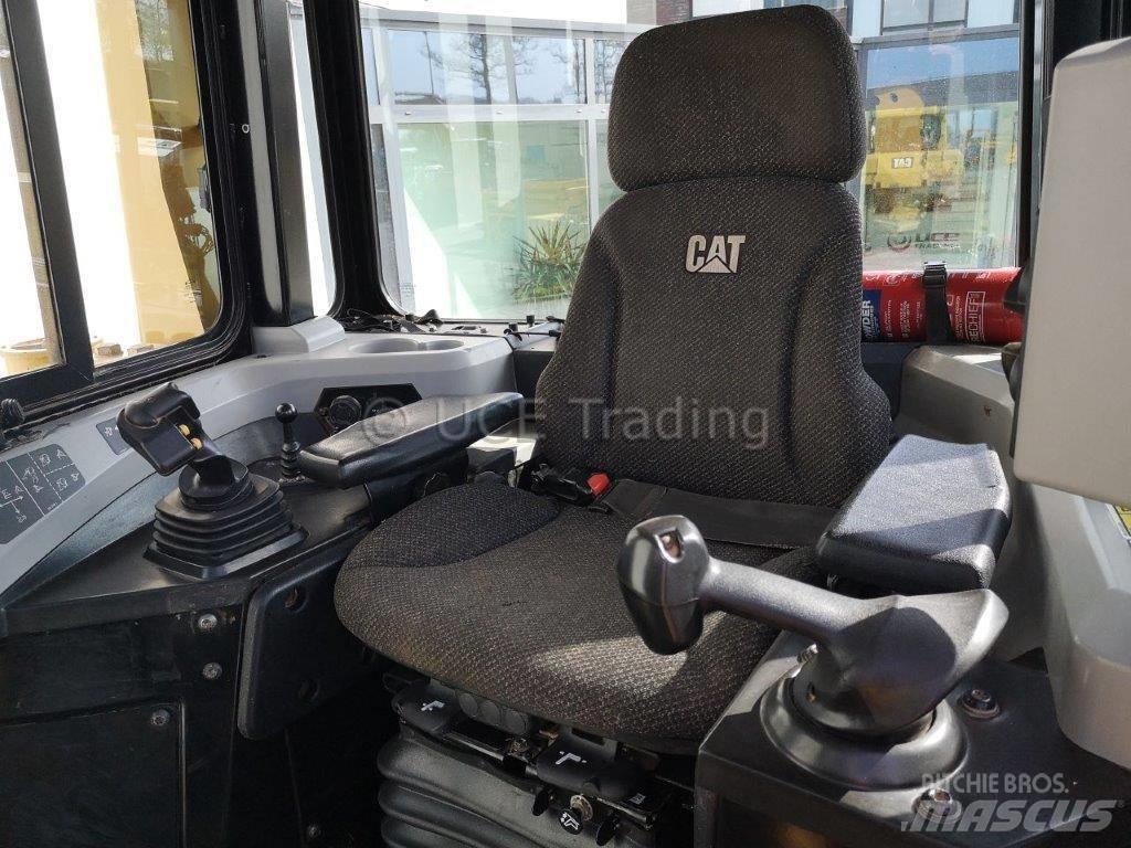 CAT D6T LGP Гусеничні бульдозери