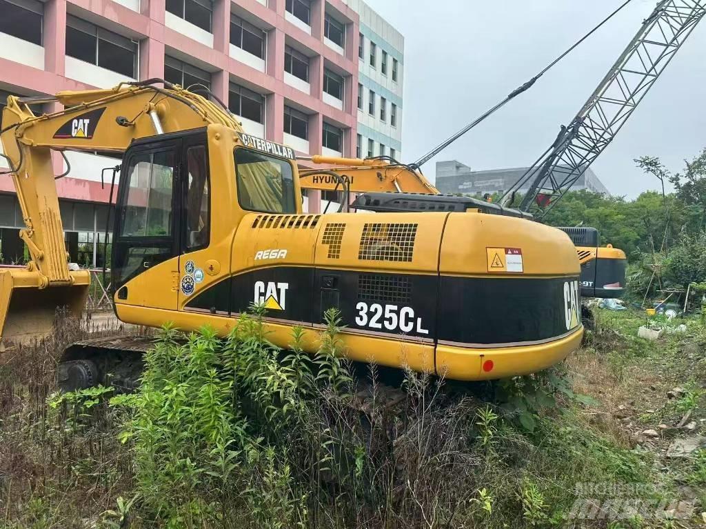 CAT 325 CL Гусеничні екскаватори
