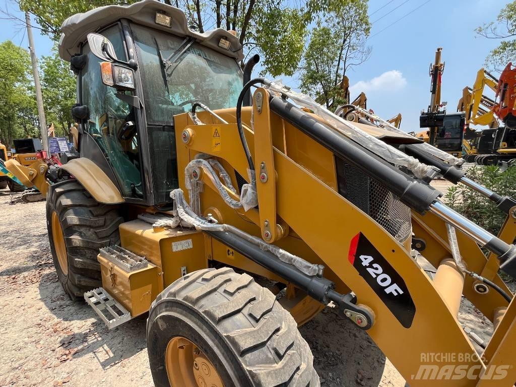 CAT CAT420F Фронтальні навантажувачі