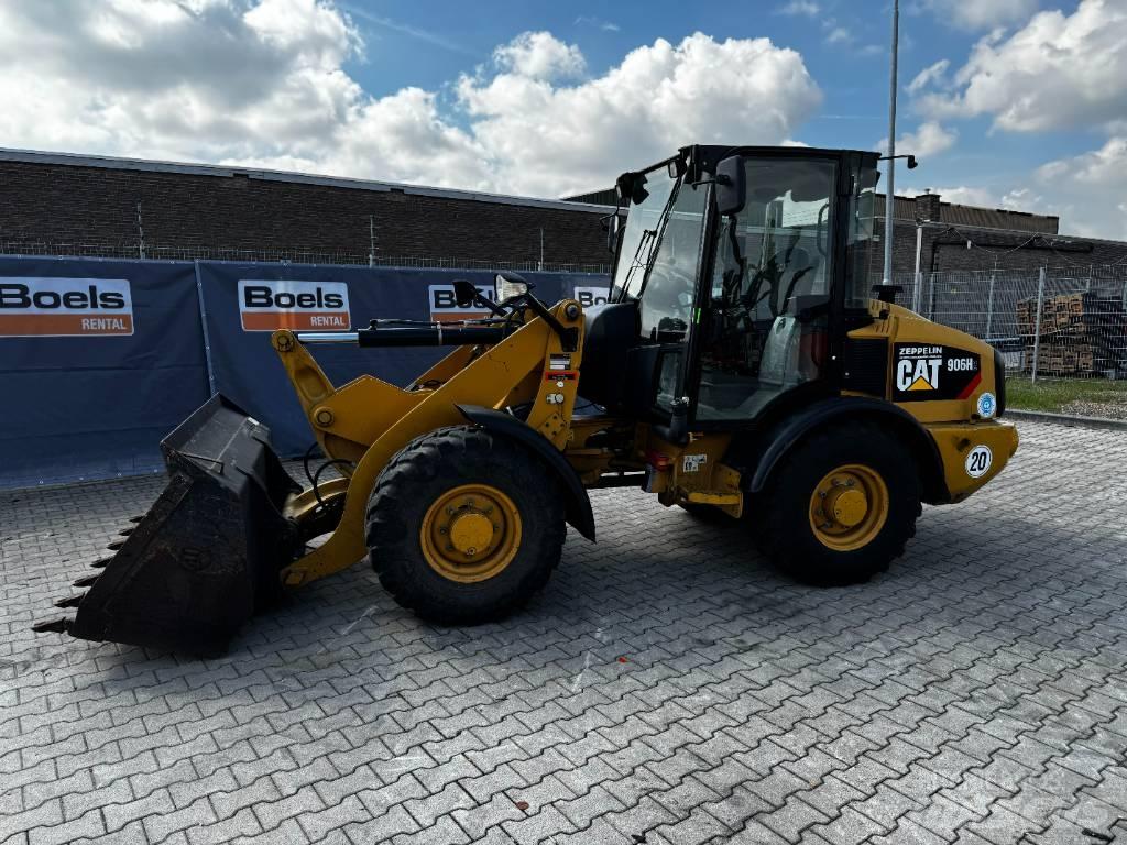 CAT 906H2 Фронтальні навантажувачі