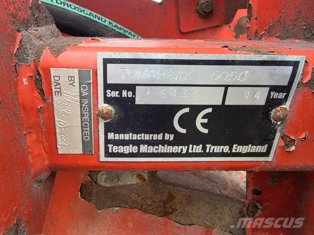 TEAGLE TOMAHAWK 5050 Роздрібнювачі, різаки і розпаковувачі тюків