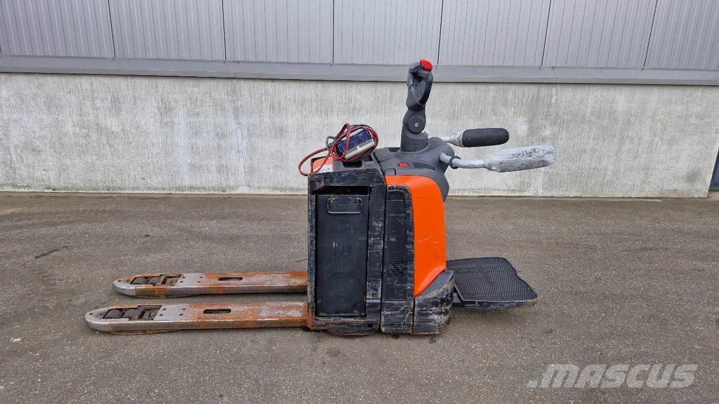 BT LPE 250 Електронавантажувачі