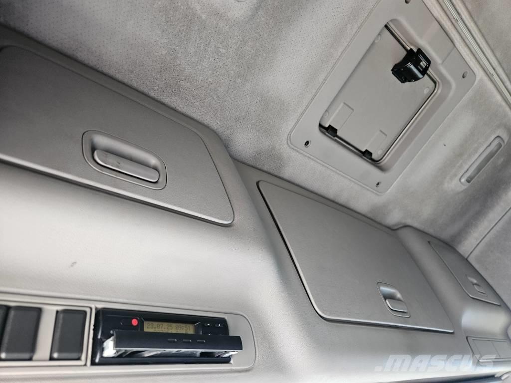 Volvo FH12 460 Вантажівки з гаковим підйомом