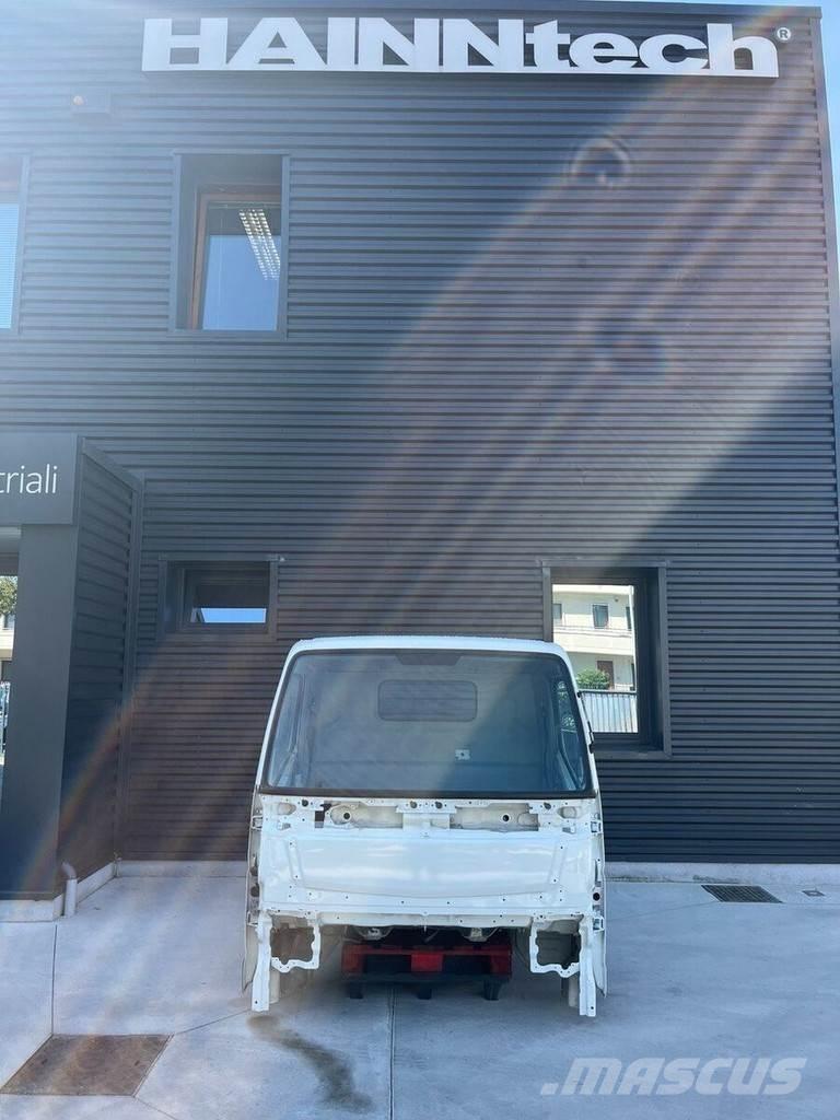 Mitsubishi S MODEL Кабіни