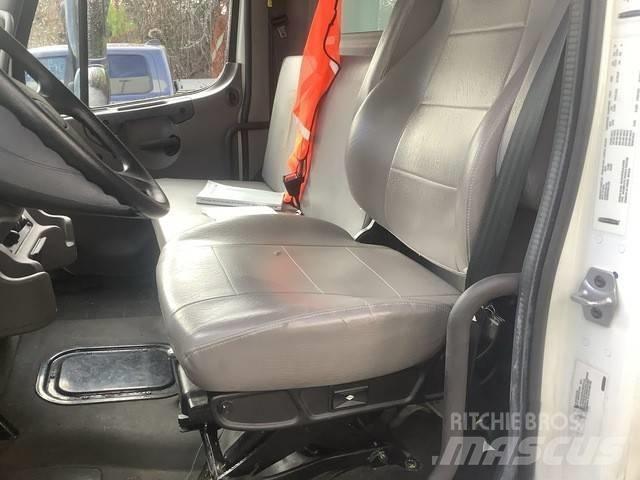 Freightliner M2 Фургони